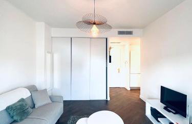 Spacieux studio Happy home en dernier étage avec petit ascenseur et balcon À 5 minutes du vieux Nice et de la mer - Foto 3