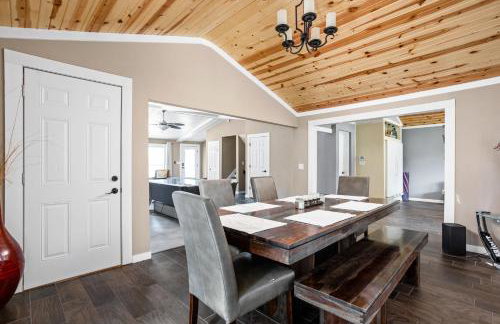 Sleeps 10, Indoor and Outdoor Theaters, Batting Cage, & Games! - Foto 22