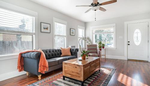 Historic Hm Mins to Beach, Convention Ctr Parking LB E - Foto 2, Lobby or reception