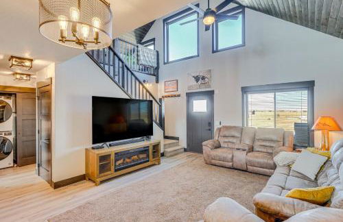 Balcony and Views Sturgis Twin Peaks Cabin - Foto 1