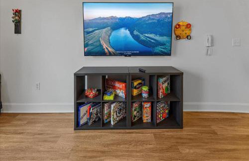 Steps away from Mass Ave Restaurants and Big Patio - Foto 9