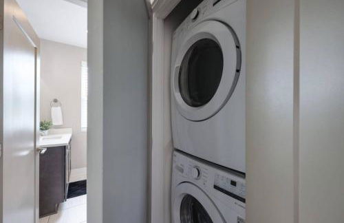 Two Townhomes - Hot Tubs and Rooftop Balconies - Foto 30