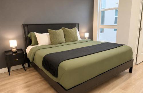 Luxe Deco Haven with Pool, Gym & Parking Close to Disneyland - Foto 47