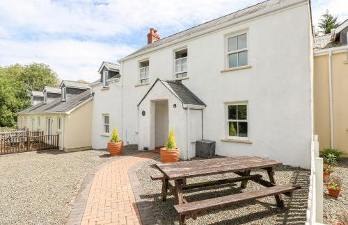 The Old Farm House - Photo 3