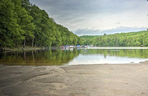 Secluded Family Cabin with Fire Pit in Lake Ariel! - Foto 40