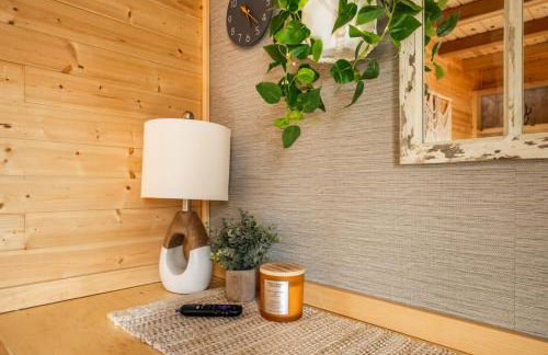 Luxury Glamping Tiny Haven, Firepit & Grill - Foto 17