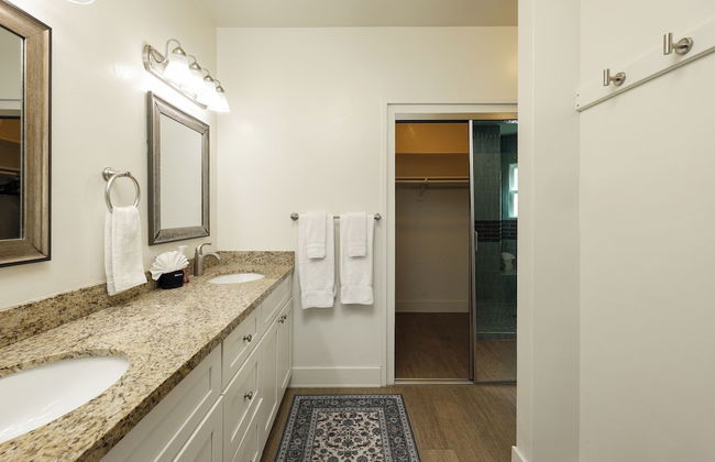 Beachfront Retreat - Photo 38