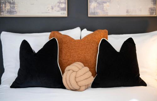 Charming 3BR Cottage Sleeps 8 - 15 Mins to Centre - Foto 33