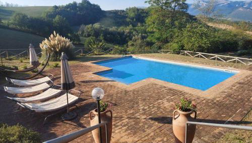 Luxury Villa with Pool, Stunning Location - Foto 3