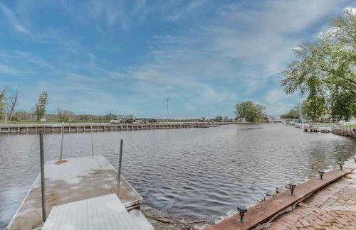 Waterfront Home with Dock Sleeps 8 - Foto 53