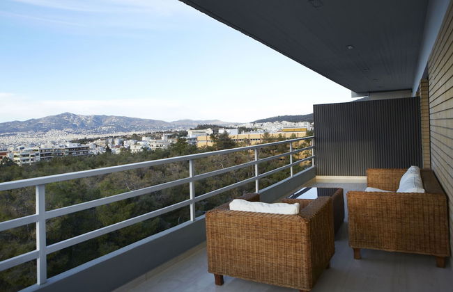 Luxury Apartment with Exceptional View - Photo 24