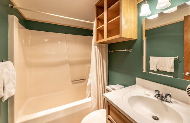 4BR Private Townhouse at Smugglers Notch Resort - Photo 25