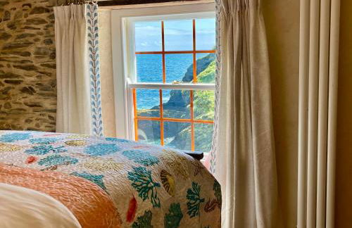 Unique Retreat - 2 bedroom cliff top cottage with large terrace - Photo 17