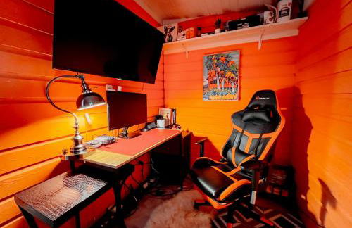 Giggling Creek Cottage - BedJet! King Sized! Gazebo, 45 Acres, Arcades, Nintendo, more - Photo 42