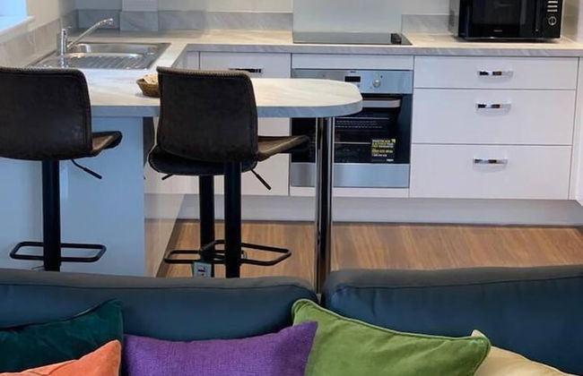 Stunning 2-bed Apartment in Grays - Photo 51