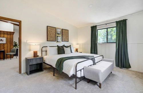 Noble Mansion 7 Bedrooms w Hot Tub Firepit & BBQ - Foto 78