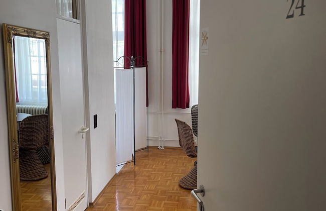 WHLIVING - Apartments & Studios - Photo 2