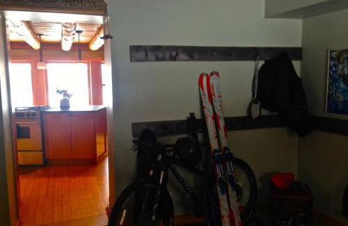 Meadow House Backcountry Residency - Foto 37