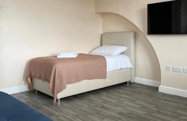 Boutique Apartments - Photo 5