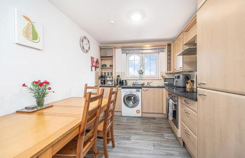 Super Prime Train Station Inverkeithing by TBA - Foto 5