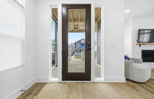 Near Indy Attractions • Deck • Patio • Fenced Yard - Photo 50