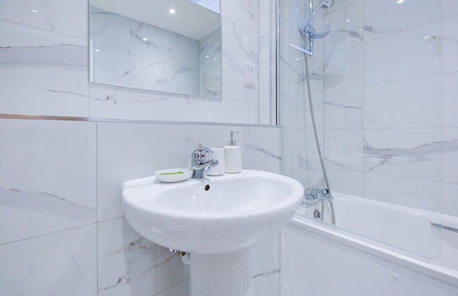 Hybrid Resi - Mitcham - Foto 34