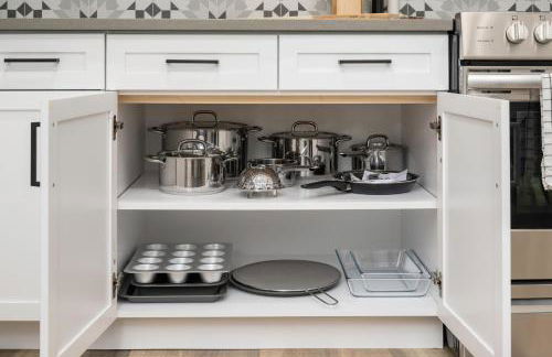 Light-Filled Modern Flat Near 25th Street Fun - Photo 31