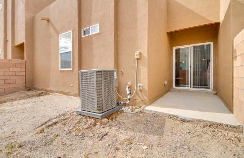 3 Mi to Old Town Albuquerque Townhome with Yard! - Photo 21