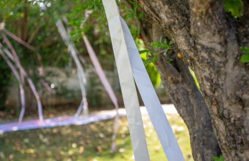 Τraditional fully detached villa on a luxurious hillock of Thessaloniki with its own garden also for family & wedding gatherings for 10 to 25 people only 15 minutes from airport - Foto 33