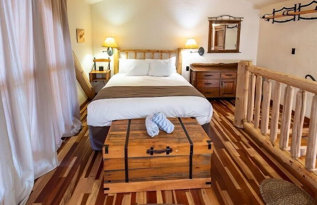 Snow Creek Cabins by Fernie Lodging Co. - Photo 27