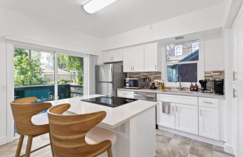 Quaint South Hill Home w Luxury King Bed and Wifi - Foto 3