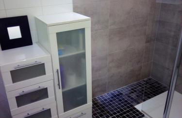 Cozy apartment & free parking - Foto 14