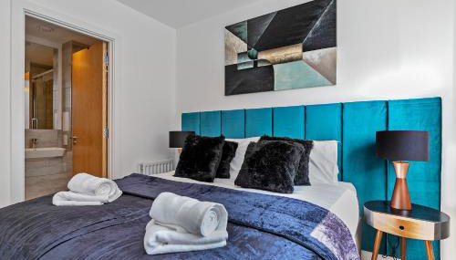 LUXURY AIRPORT SUITE, FREE Parking, FANTASTIC Location, Close To Airport, Train Station And Town Centre - Foto 4