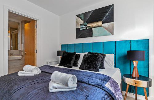 LUXURY AIRPORT SUITE, FREE Parking, FANTASTIC Location, Close To Airport, Train Station And Town Centre - Foto 4