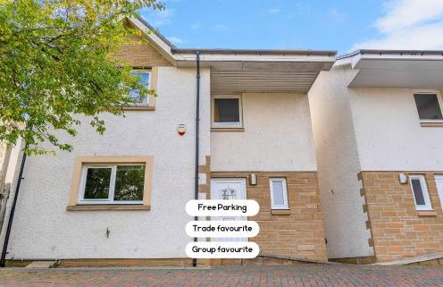 Muirton House 2 - INVOICE and REDUCED PRICE only via SUNRISE SHORT LETS DUNDEE, SLEEPS 8 has 4 Twin Bedrooms with 4 Car Parking, 2 Baths, 5 Smart TV, Fully Equipped, Garden, Free WiFi, and ONLY 9 Mins to STANNERGATE Ports - Foto 52