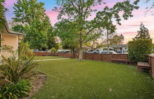 Lake Balboa Hideaway - Photo 14