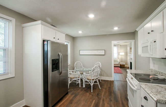 Historic Cottage for 6 Porch swing Pets - Foto 16