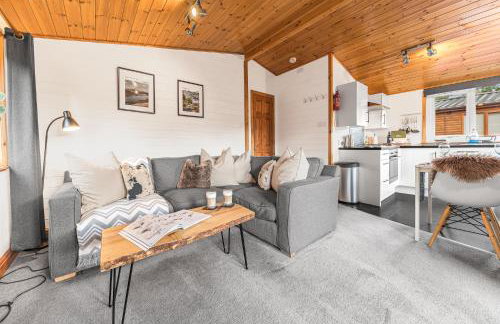 Bowness 45 - 2 bedroom Lake Windermere Lodge - Photo 1