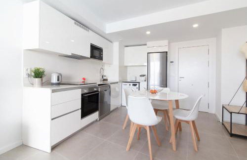 Global Properties, Apartamento con terraza y vistas a la piscina en Gran Canet - Photo 9