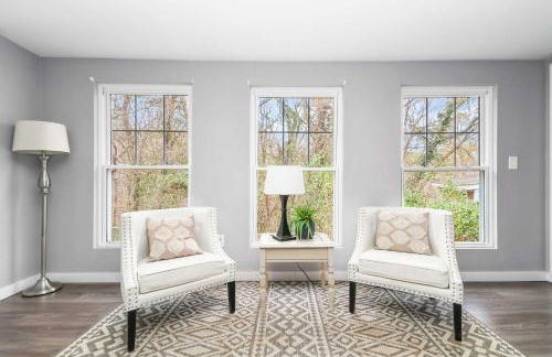 Sunlit Renovated Home, BBQ, Porch & Trails Nearby - Photo 2