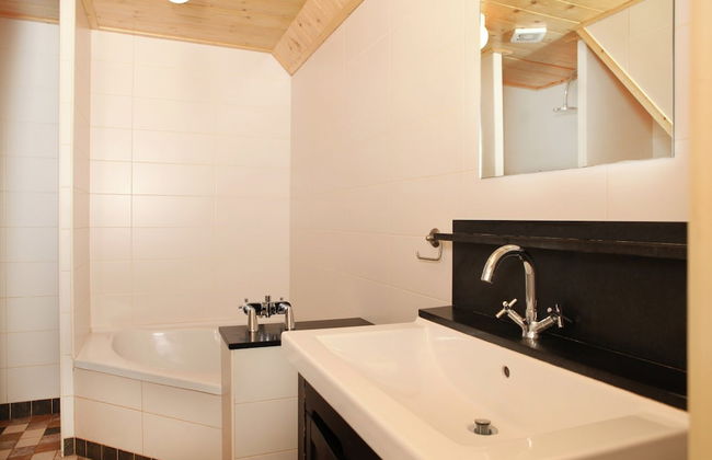 Cozy Apartment in Enschede Near Forest - Photo 48