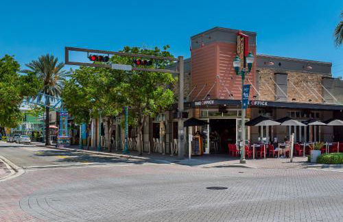 Newly renovated Townhome with King bed - Foto 33