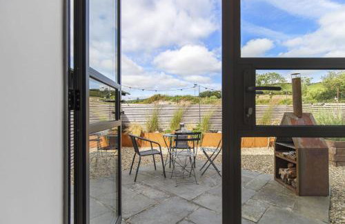 Cartws at Pentrecelyn - styilish barn conversion with large kitchen and outdoor space - Foto 4