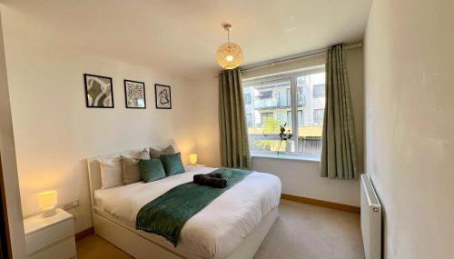 Spacious Two Bedroom Home in Dartford with Free Parking near Bluewater - Foto 3