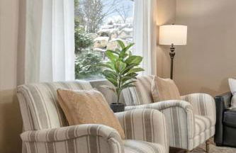 Theatrical Escape South Hill Home near Downtown - Foto 9