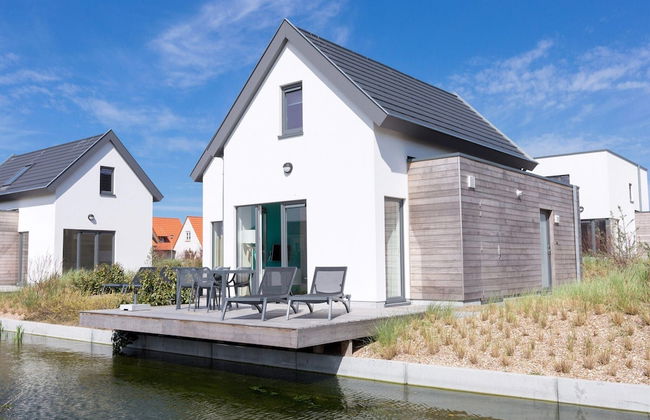 Modern Holiday Home, Near the Sea - Photo 1