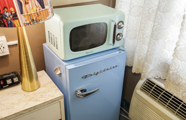 The New Star Motel with Studio-Kitchens: 1950s Extended-Stay Lodging and Retreat Center - Photo 46