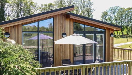 Woodpecker Lodge - Photo 2