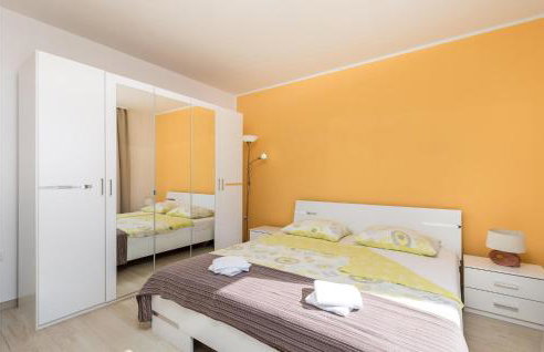 2 Bedroom Lovely Apartment In Viskovo - Photo 22