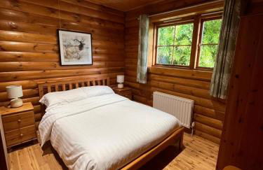 Countryside 3 Bedroom Log Cabin With Private Hot Tub - Ash - Foto 7